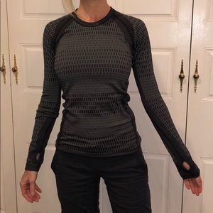 Lululemon long sleeved shirt